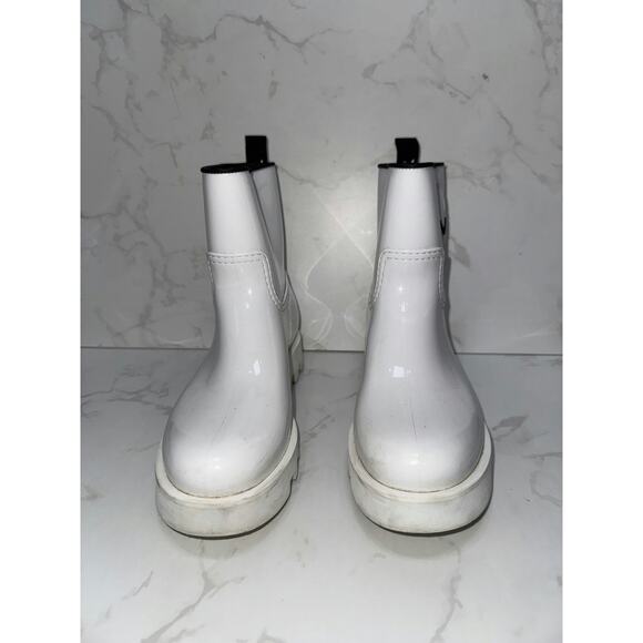 Moncler White Boots - Fair Condition - Picture 1 of 10